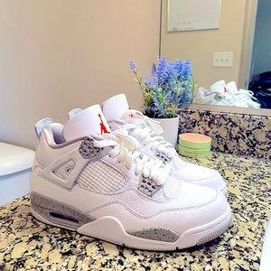 Used Jordan white Oreos size 8.5